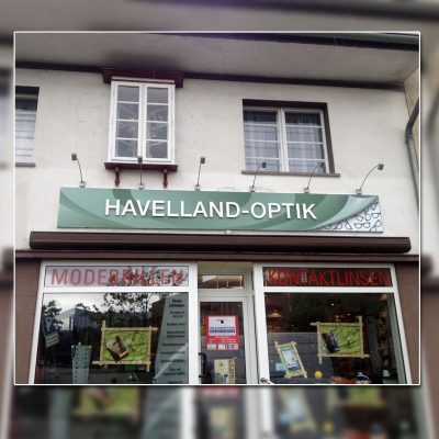Außenwerbung Schild mit Beleuchtung - Havelland-Optik